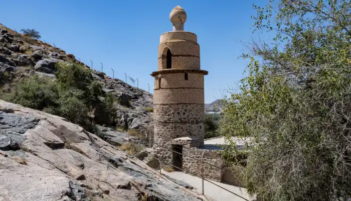 Where Is Masjid Al-Modhoun Located in Taif?