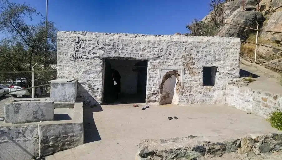 The History Behind Masjid Al-Kou